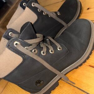Timberland Women’s Black and Tan Boots